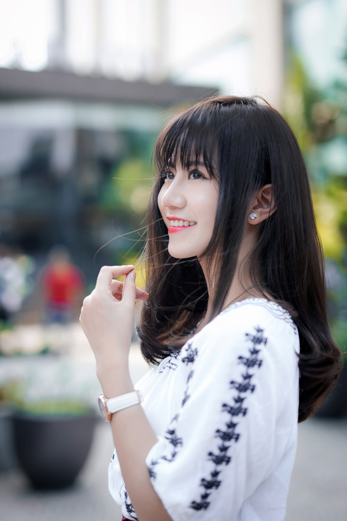 女教师《枫可怜》av